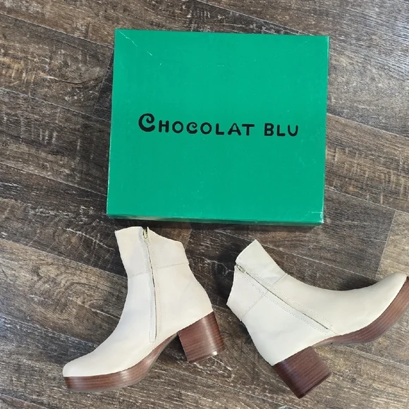 Chocolat Blu Women's White Ankle Booties - Picture 3 of 5